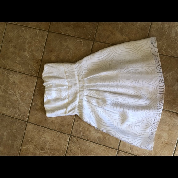 WHBM white dress with removable straps - Picture 2 of 3